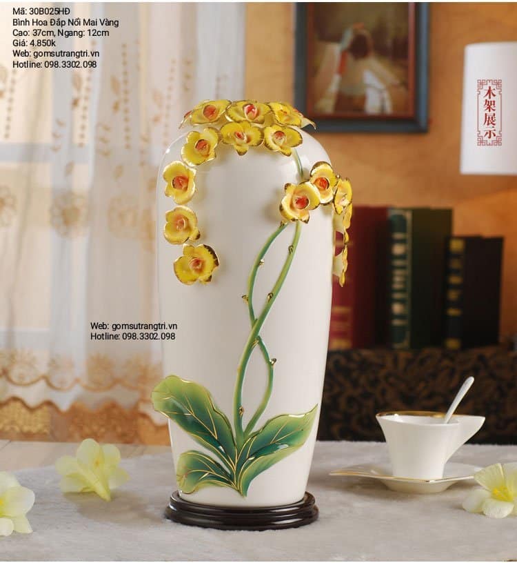 BÌNH HOA ĐẮP NỔI MAI VÀNG